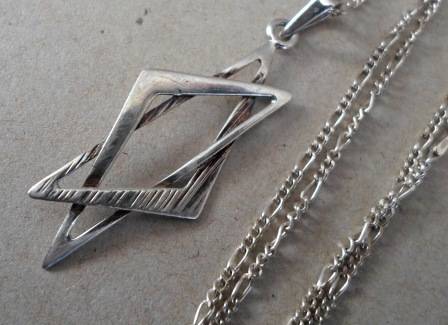 WOW!! VINTAGE STERLING SILVER STAR OF DAVID PENDANT & CHAIN 5g  WOW!!