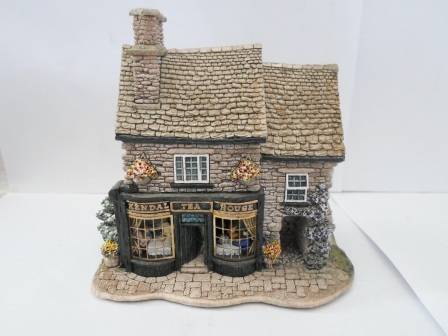 WOW!! LILLYPUT LANE "KENDAL TEA HOUSE" MINT CONDITION!! WOW!!