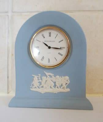 WOW!! VINTAGE WEDGWOOD JASPER WARE DESK CLOCK 100% WORKING!!  WOW!! WOW!