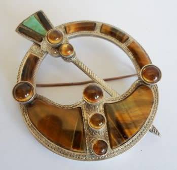 EXQUISITE!! 1873 SCOTTISH STERLING SILVER, CAIRNGORM, TIGER'S EYE & TURQUOISE KILT SASH BROOCH 25,4g