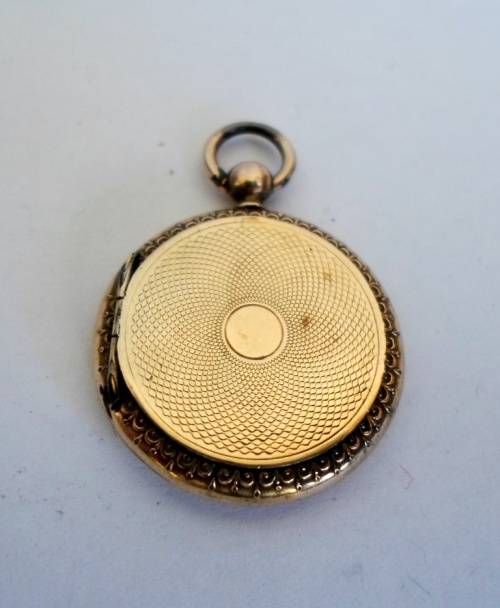 WOW!! VICTORIAN 9ct GOLD FRONT & BACK LOCKET CIRCA 1880"s STUNNING PIECE! VALUE R2500 WOW!!