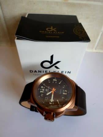 WOW! LARGE MENS DANIEL KLEIN PREMIUM WRIST WATCH WITH BOX  LIKE NEW!!! NEVER WORN  VALUE R1250 WOW!!