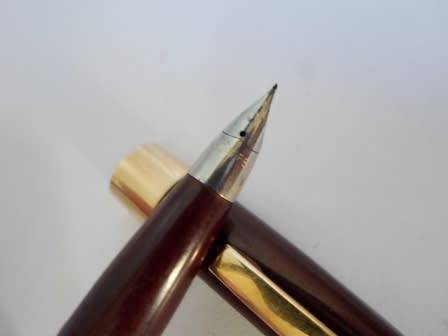 WOW!! VINTAGE SHEAFFER FOUNTAIN PEN 100% WORKING VALUE R695 WOW!!