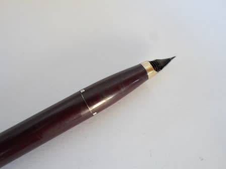 WOW!! VINTAGE SHEAFFER FOUNTAIN PEN 100% WORKING VALUE R695 WOW!!