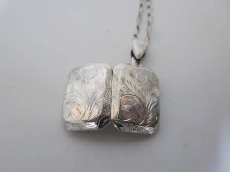 GORGEOUS!! VINTAGE STERLING SILVER LOCKET WITH CHAIN   7,9g   WOW!!
