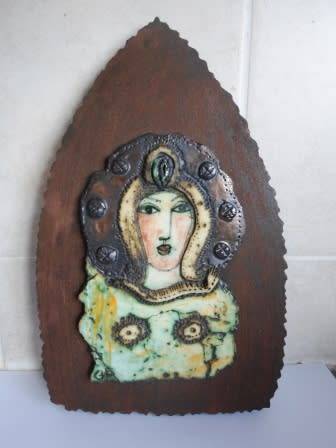 GORGEOUS!! CHARMAINE HAINES CERAMIC WALL SCULPTURE  175 X 110mm  VALUE R1500