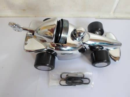 F1 FANS!! BOXED TROIKA WIND UP F1 CAR DESK PIECE DESIGNED BY HAUKE MURKEN & SVEN HANSEN WORKING!!