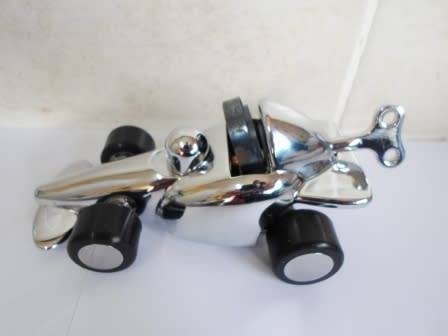 F1 FANS!! BOXED TROIKA WIND UP F1 CAR DESK PIECE DESIGNED BY HAUKE MURKEN & SVEN HANSEN WORKING!!