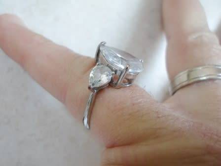 BEAUTIFUL!! LARGE STERLING SILVER CZ RING, SIZE Q  4,3g  WOW!!
