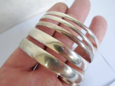WOW!! COLLECTION OF VINTAGE STERLING SILVER BANGLES(8mm, 7mm, 4mm, 2 X 3mm)  41,5g WOW!!