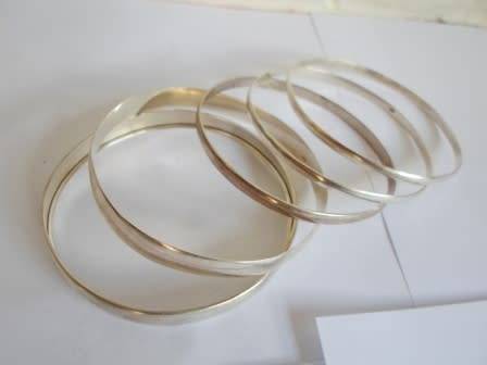 WOW!! COLLECTION OF VINTAGE STERLING SILVER BANGLES(8mm, 7mm, 4mm, 2 X 3mm)  41,5g WOW!!