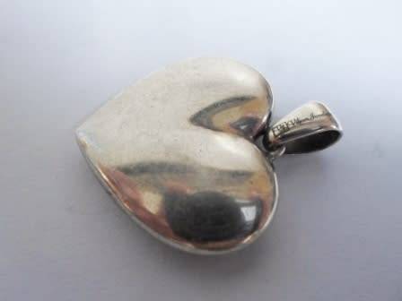EXQUISITE!! LARGE VILJOEN JUWELIERS STERLING SILVER HEART PENDANT   14,0g WOW!!