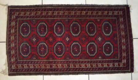 WOW!! STUNNING VINTAGE PERSIAN CARPET 1460 X 790mm VALUE R2500