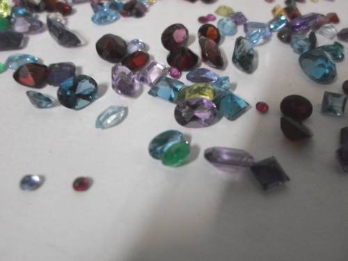 WOW!! 83,50ct COLLECTION OF MIXED GEM STONES STUNNING STONE!! WOW!!