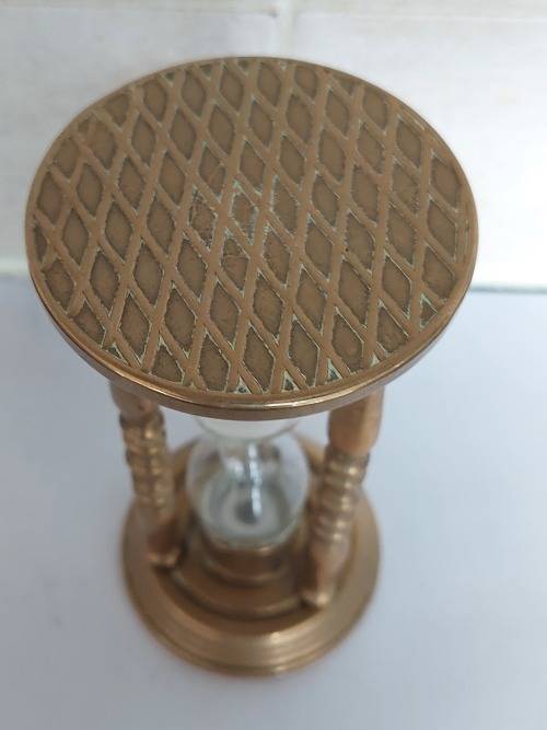 Lovely vintage brass 4min timer glass wow!!