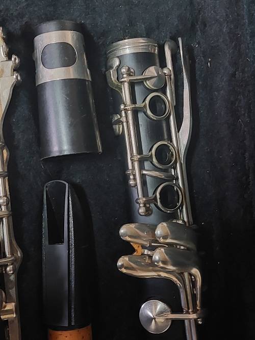 Vintage Artley 18S Clarinet in case, very good condition with reeds Value R2500