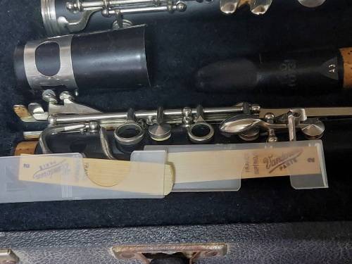 Vintage Artley 18S Clarinet in case, very good condition with reeds Value R2500