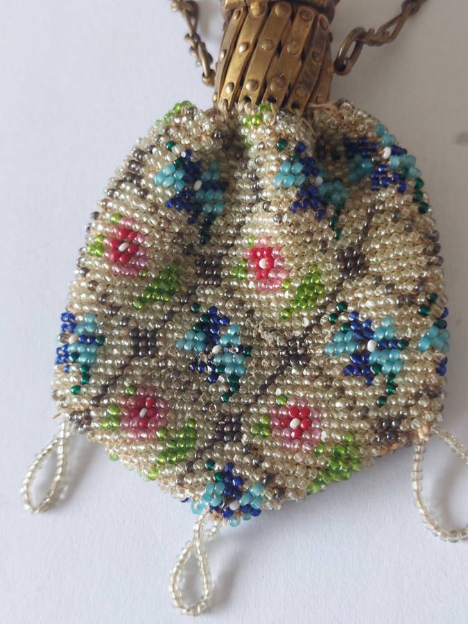 Amazing Victorian beaded concertina purse circa 1900 value R1500