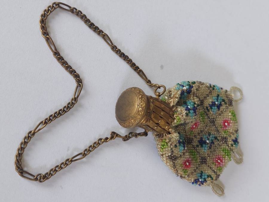 Amazing Victorian beaded concertina purse circa 1900 value R1500
