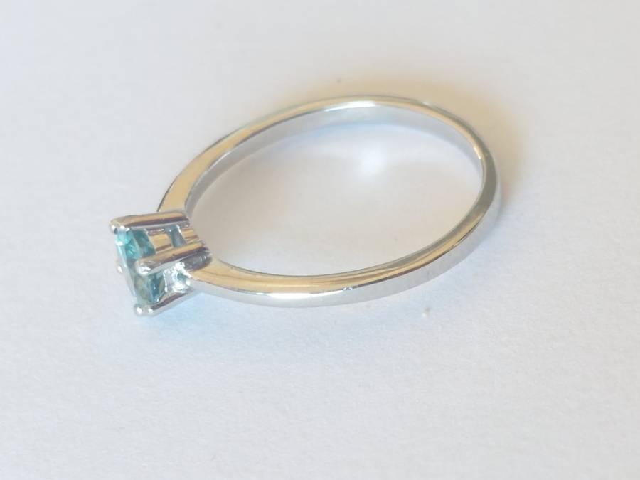 Gorgeous!! NEW!! 0,60ct blue Moissanite sterling silver ring 1,8g WOW!!