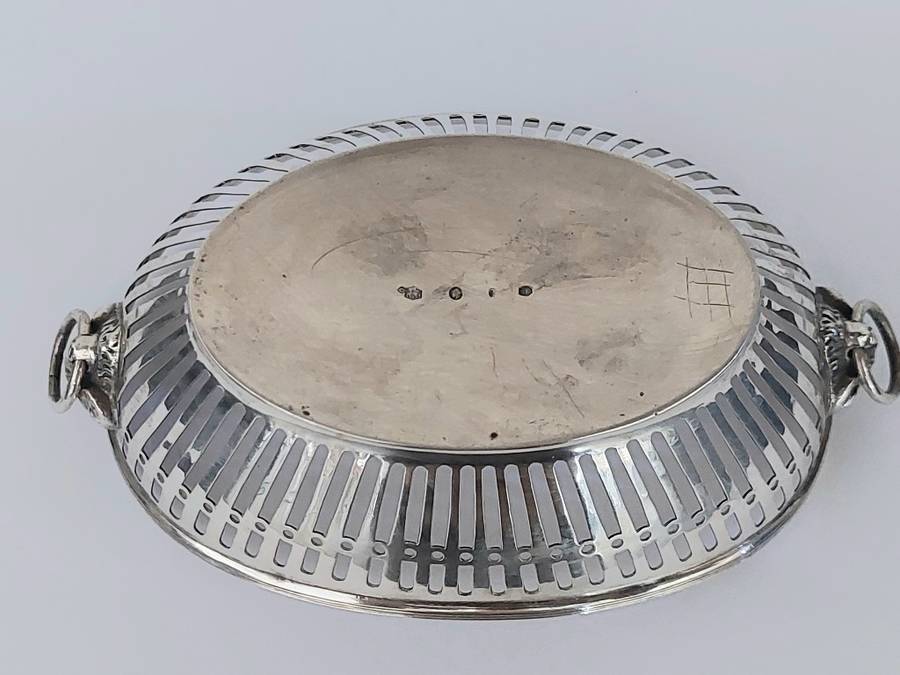 Spectacular 19th century Dutch silver rams head dish 103,1g Value R2500