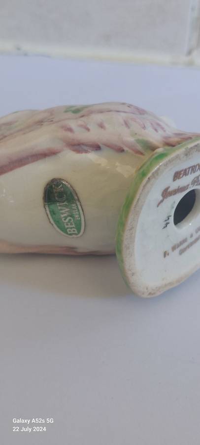 Lovely vintage Beswick "Beatrix Potter" Jemima Puddleduck figure