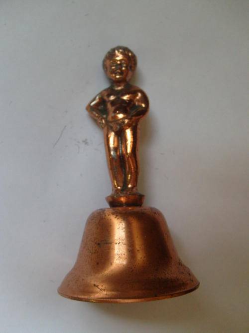 CUTE! PEEING BOY COPPER ON METAL BELL