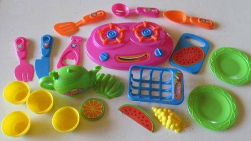 Kitchen playset, including hot plate.