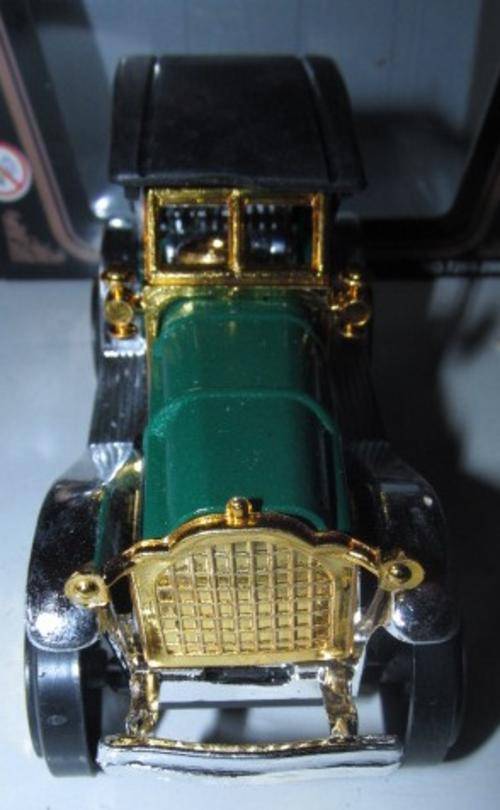 Die cast metal CLASSIC CAR -  Collect them alll !!! Limited stock available