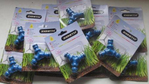 BULK LOT - 3 way coupling - Bid per item - R1 Bid increments-Shipping R40, additional items are FREE