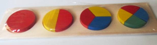 Wooden Circle Patern Play IN TRAY !! Perfect for Christmas