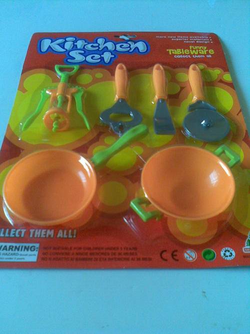 Kitchen  set ***Postage only R25 and R10 per additional item***