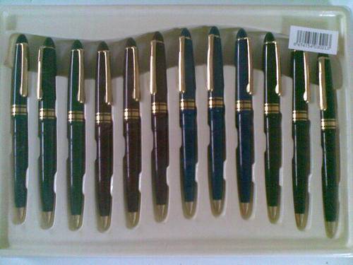 12 Piece pen set, ideal for Christmas presents!!! Postage only R30 and R10 per additional item!!!!!!
