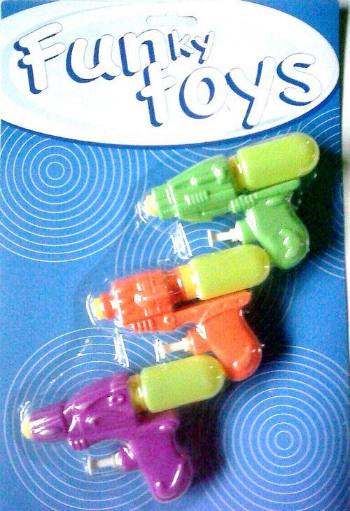3 Waterguns, Ideal for those hot summers!