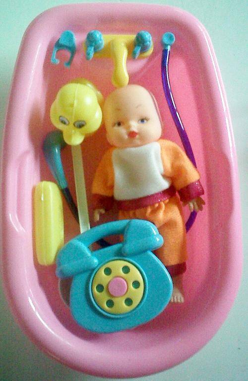 Baby in the bath Includes, doll, bath and accessories!!!! Perfect christmas gift!!