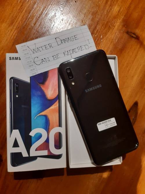 Samsung Galaxy A20 (water damaged)