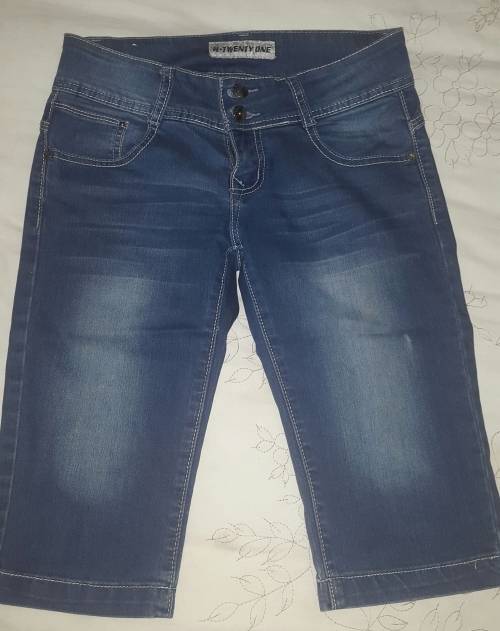 TWENTY-ONE Ladies Denim knee length * AS NEW Size 28