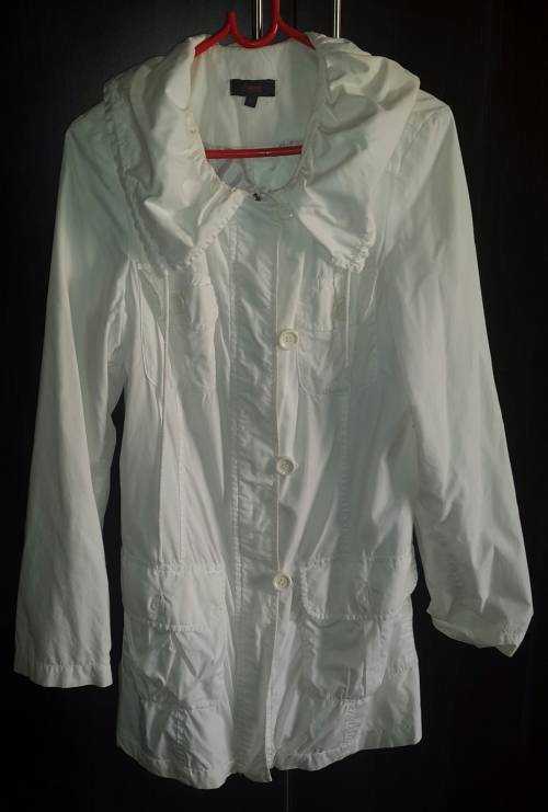 Long white ladies jacket with unique collar by Pumpkin * Size 14