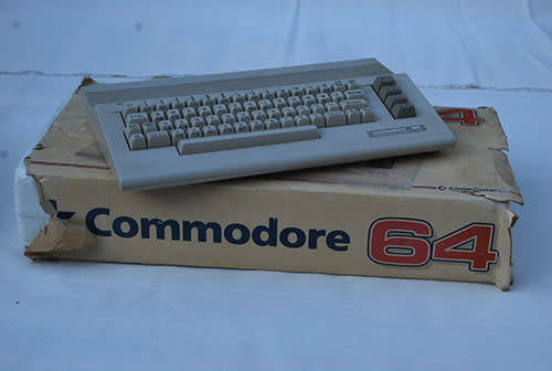RETRO COMMODORE 64 MOTHERLOAD - THE ULTIMATE COLLECTION OF VINTAGE COMMODORE COMPUTERS