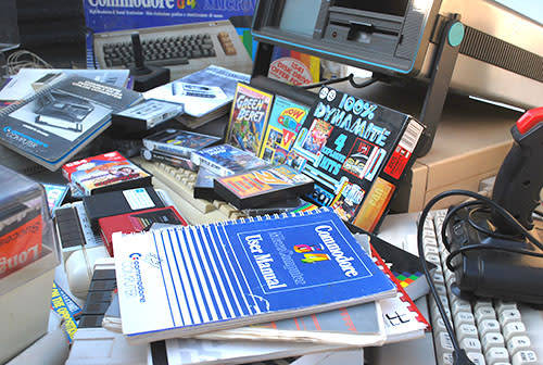 RETRO COMMODORE 64 MOTHERLOAD - THE ULTIMATE COLLECTION OF VINTAGE COMMODORE COMPUTERS