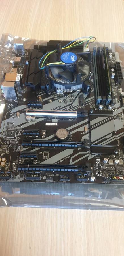Gigabyte Z390 Ultra Durable Motherboard, intel Gold 3.7ghz CPU, 4GB RAM, 6 PCIe Slots.