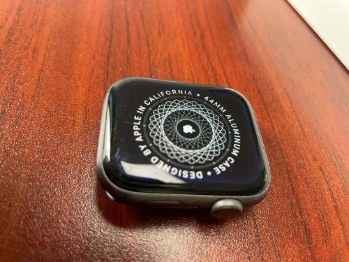 Faulty Apple Watch Series 4 | 44mm Space Gray Aluminium with Black Sport Band (GPS)