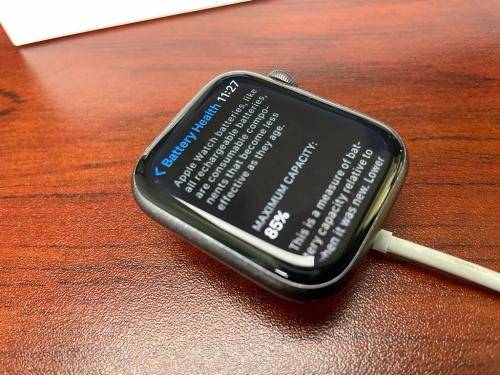 Faulty Apple Watch Series 4 | 44mm Space Gray Aluminium with Black Sport Band (GPS)