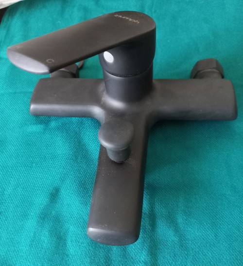 Sergie only - Magnetite Bath Mixer with Handshower and Acces