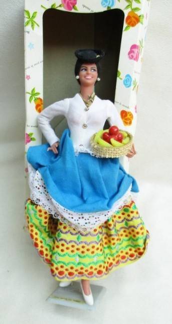 AN UNUSUAL SMALL VINTAGE ' MARIN CHICLANA' SPANISH DOLL WITH ORIGINAL BOX!!