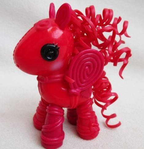 CUTE LITTLE  LALALOOPSY PET PONY - ROPES RED!!