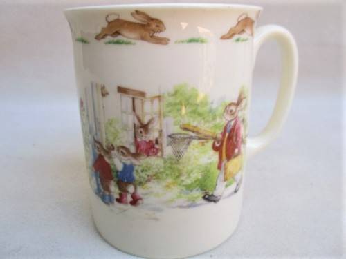 CUTE ROYAL DOULTON BUNNYKINS MUG WITH FISHING SCENE !!