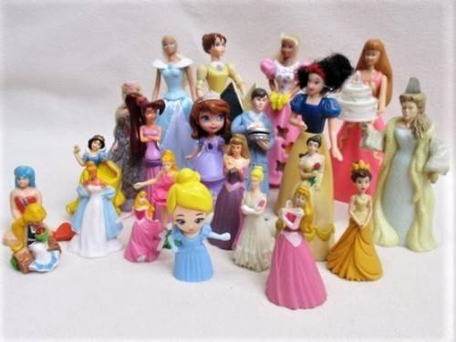 A GROUP OF TWENTY TWO HARD PLASTIC PRINCESSES AND OTHER DOLLIES - GREAT CHRISTMAS DELIGHT!!