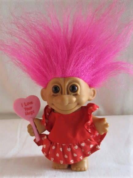 CUTE RUSS BERRIE TROLL IN ORIGINAL OUTFIT!!