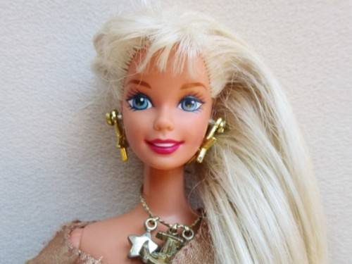 STUNNING BARBIE FIND - A 1995 JEWEL HAIR BARBIE WITH THE LONGEST HAIR EVER!!